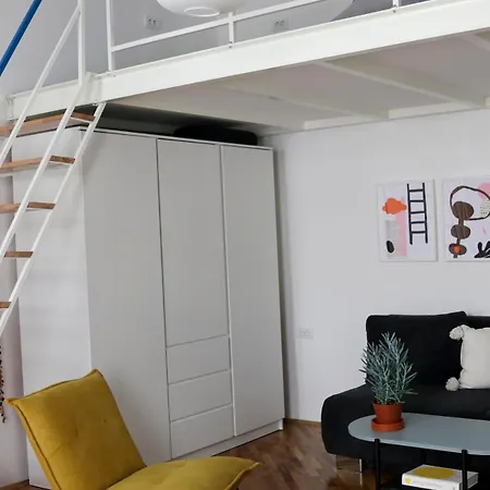 Artists Flat In Centre Apartament
