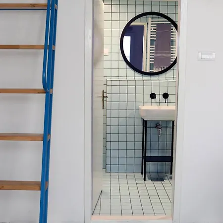 Artists Flat In Centre